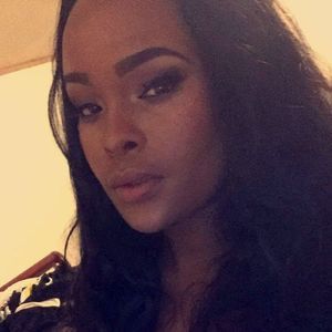 Meet your Posher, Lynell